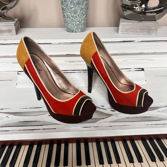 Peep Toe colorblock Platform Heels Size 6 NWOB - Picture 4 of 5